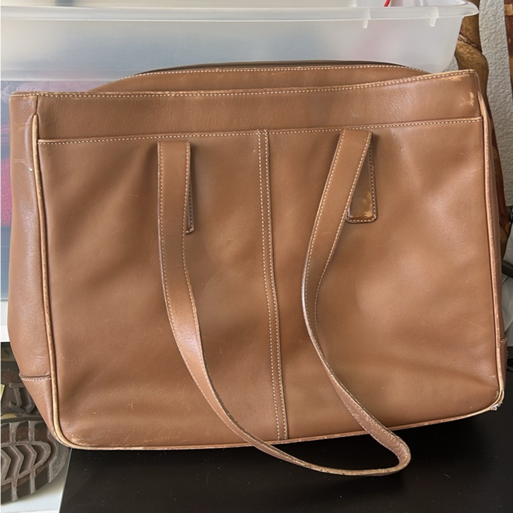 Elegant Tan Leather Tote Bag